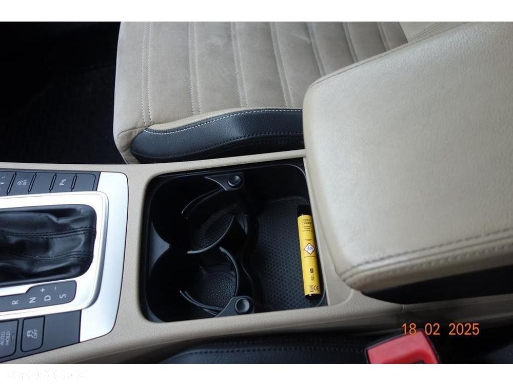 Volkswagen Passat CC - 34