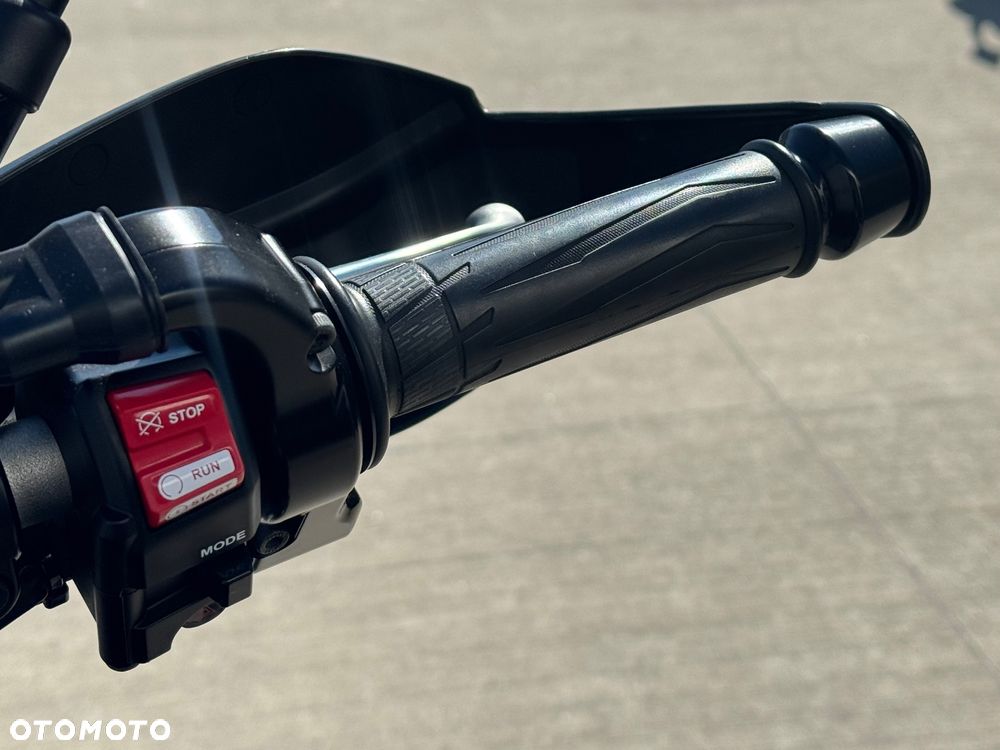 Yamaha Super Tenere - 12