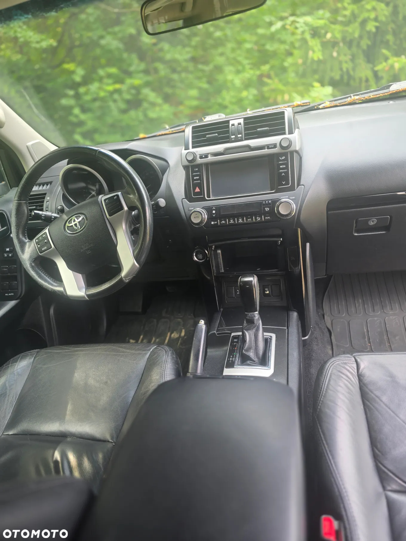 Toyota Land Cruiser - 10