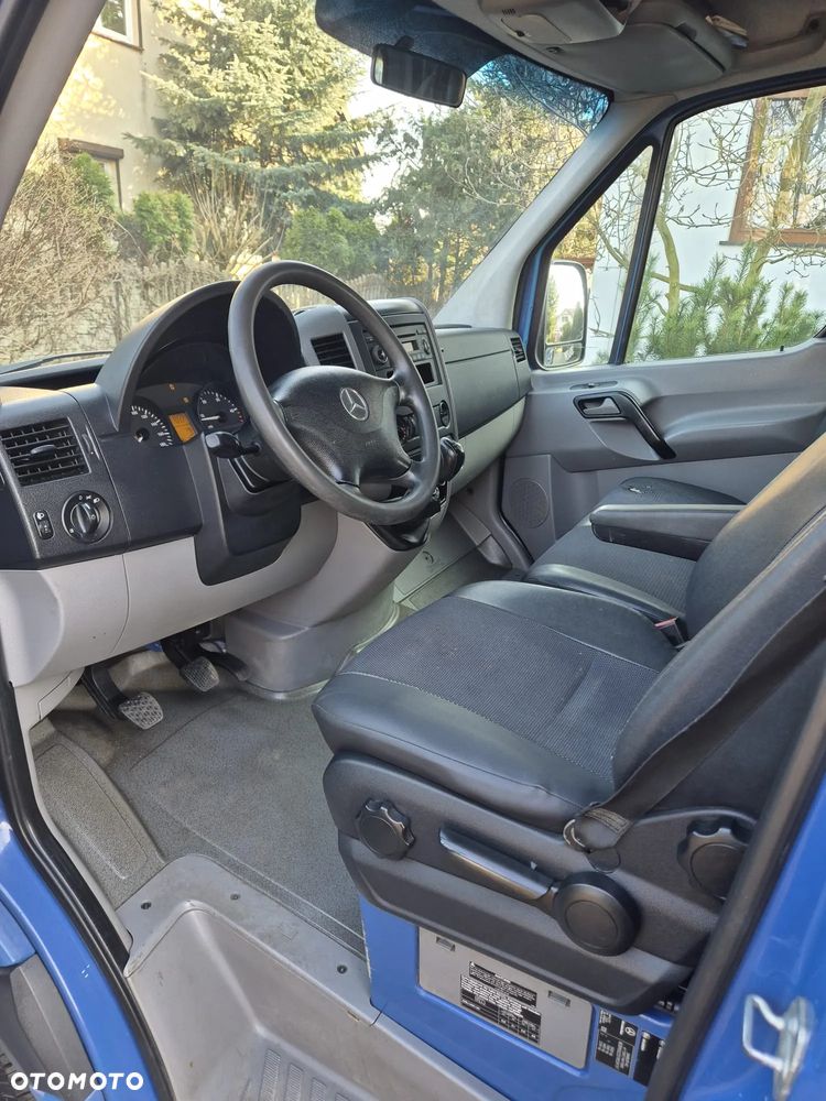 Mercedes-Benz Sprinter - 14