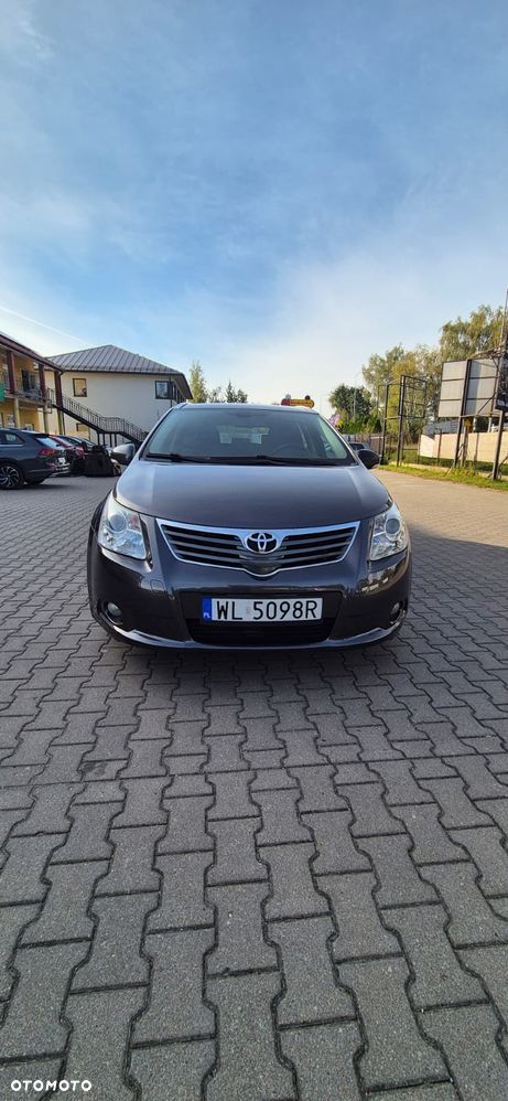 Toyota Avensis - 2