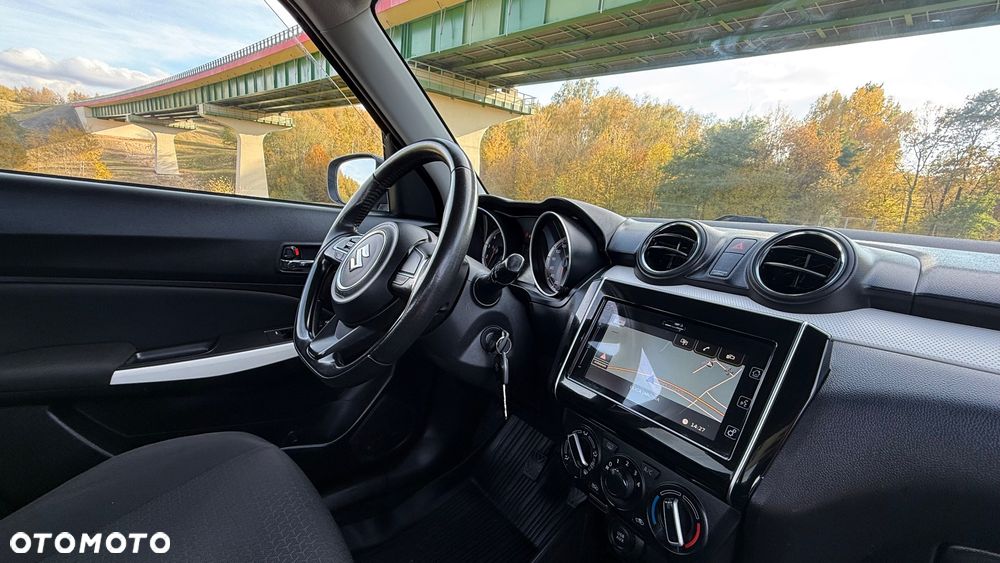 Suzuki Swift 1.2 Dualjet Allgrip Comfort - 21