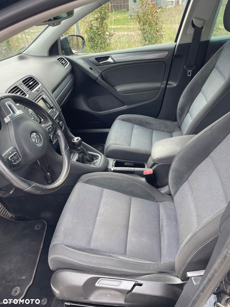 Volkswagen Golf 1.6 TDI DPF Highline - 31