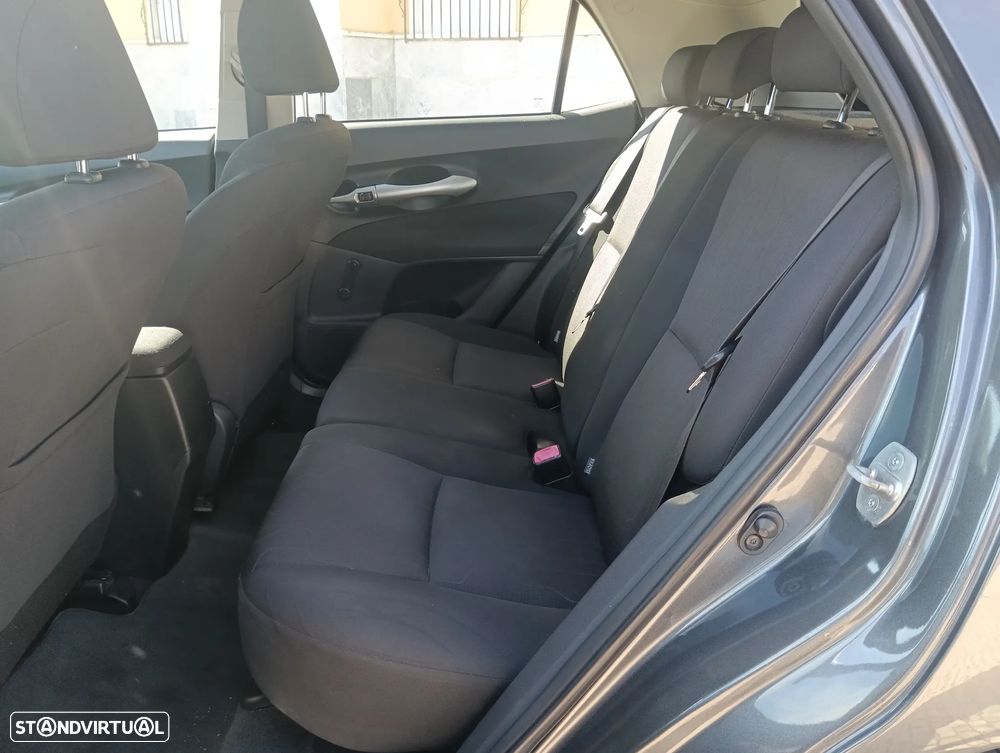 Toyota Auris 1.33 VVT-i - 13