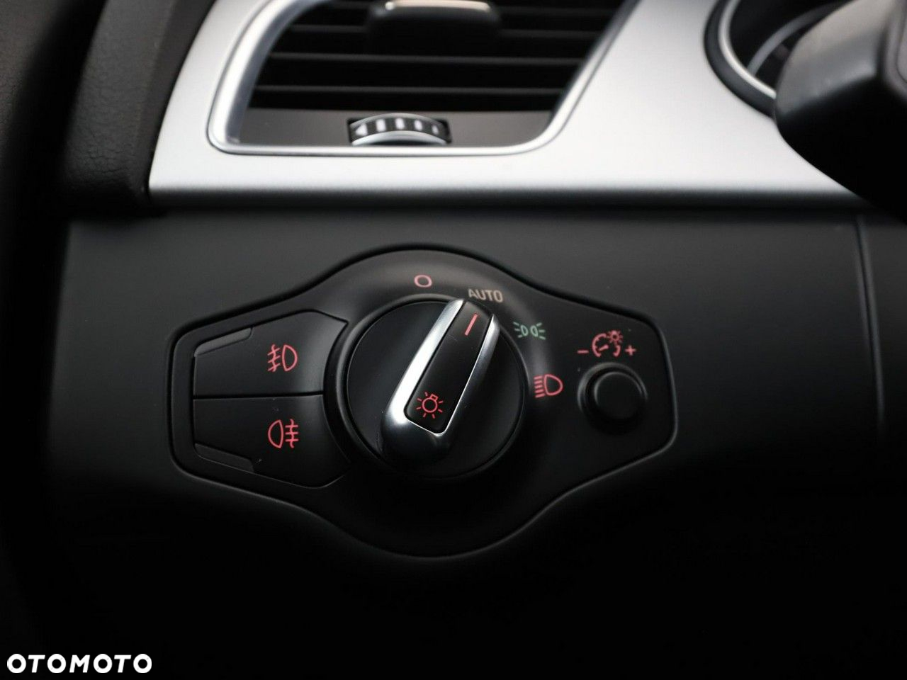 Audi A4 Avant 2.0 TDI DPF clean diesel multitronic Ambiente - 34
