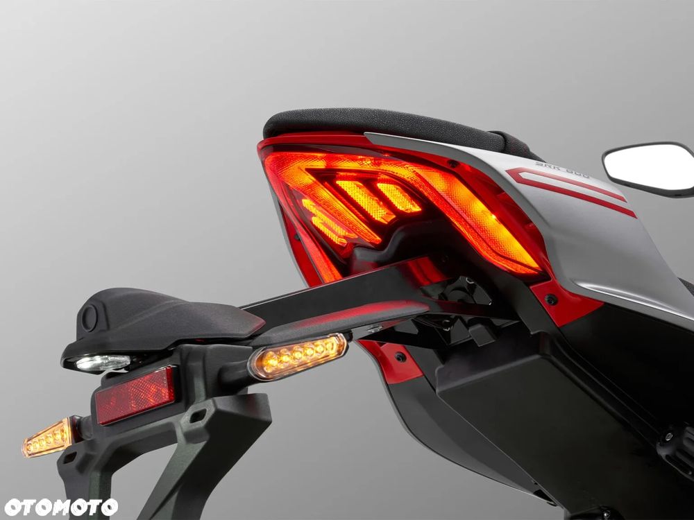 QJMOTOR SRK 800 - 7
