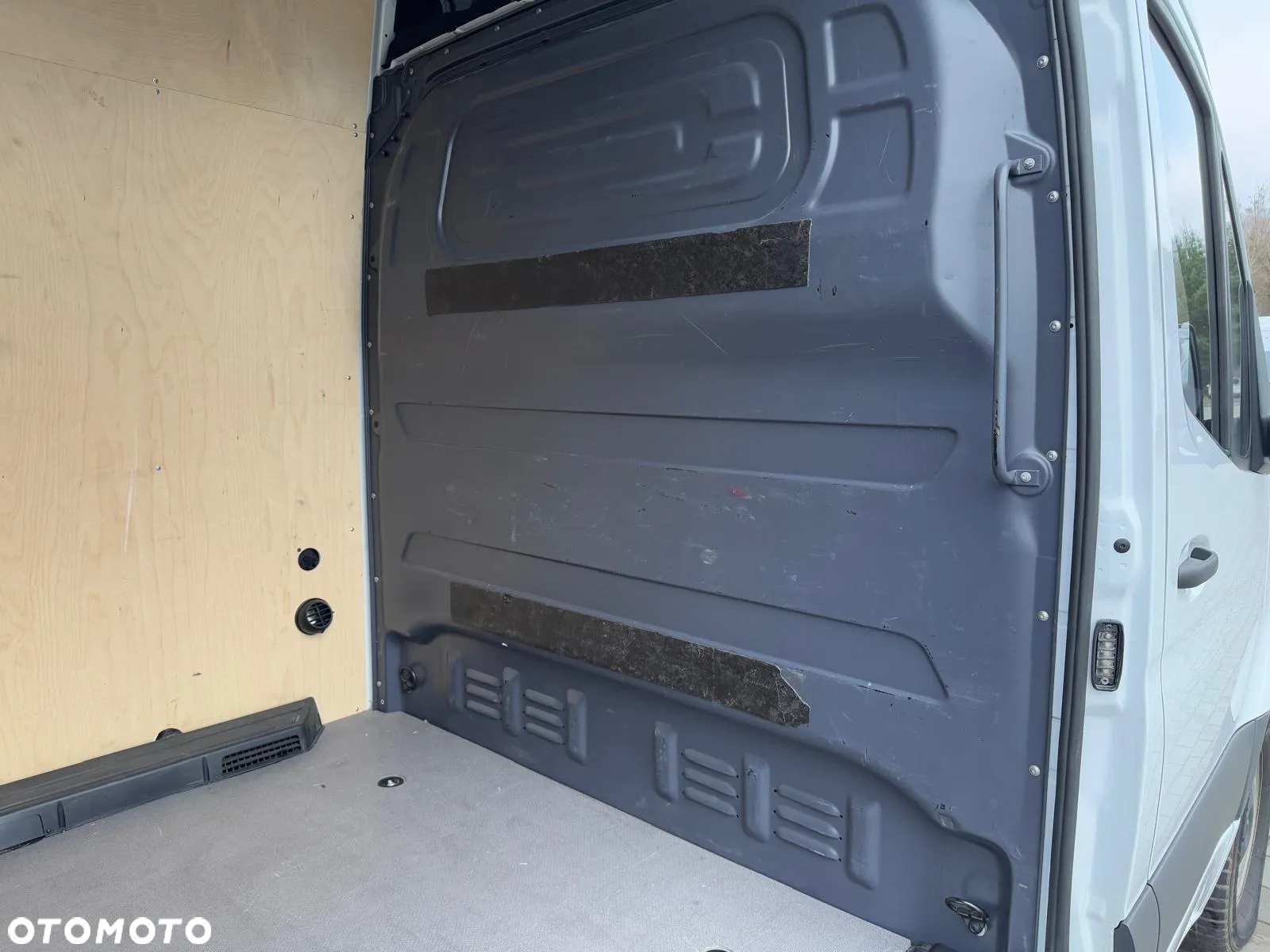 Mercedes-Benz SPRINTER - 10
