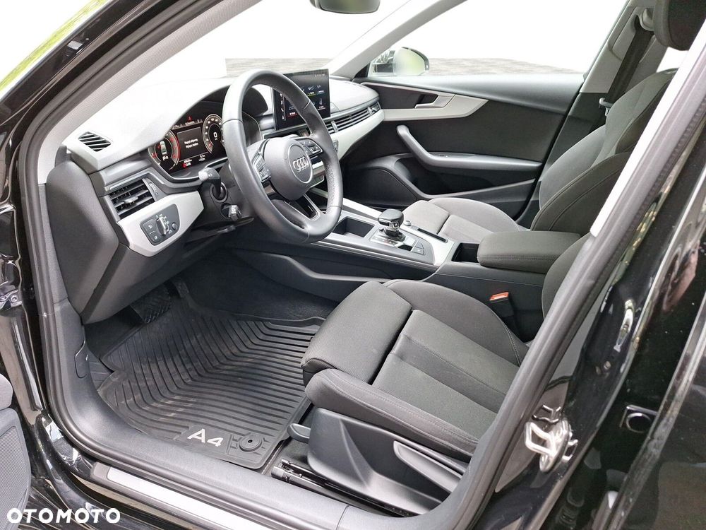 Audi A4 Limousine - 11