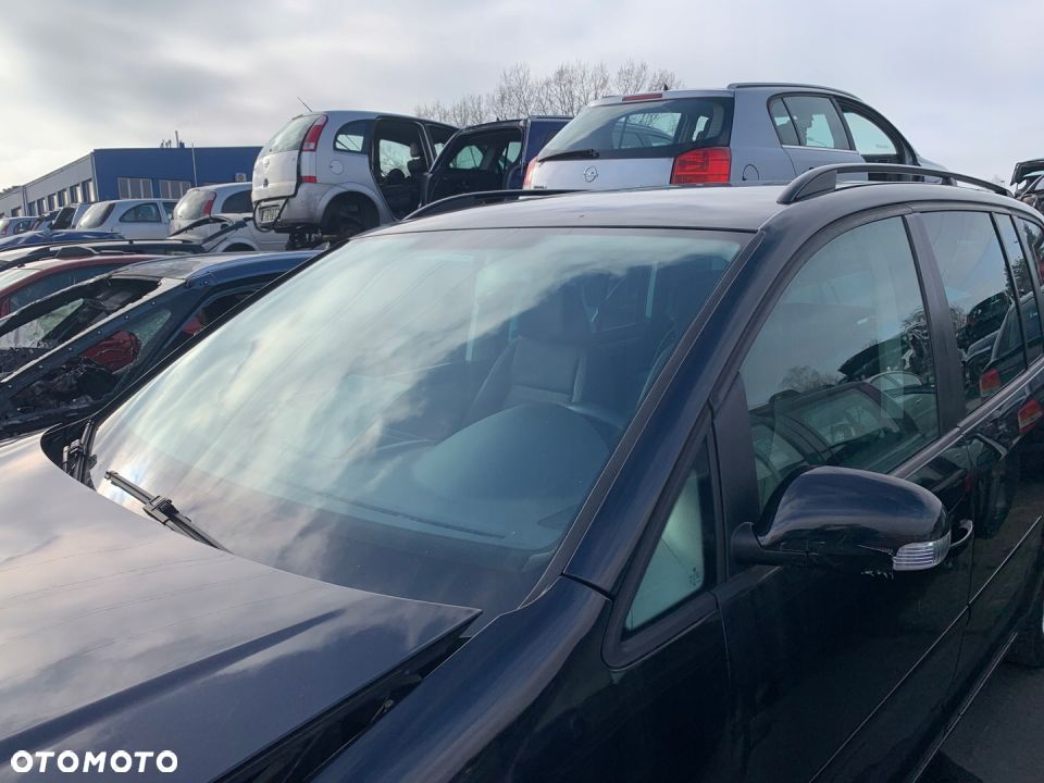 VW Touran 2.0 TDI Szyba czołowa - 3