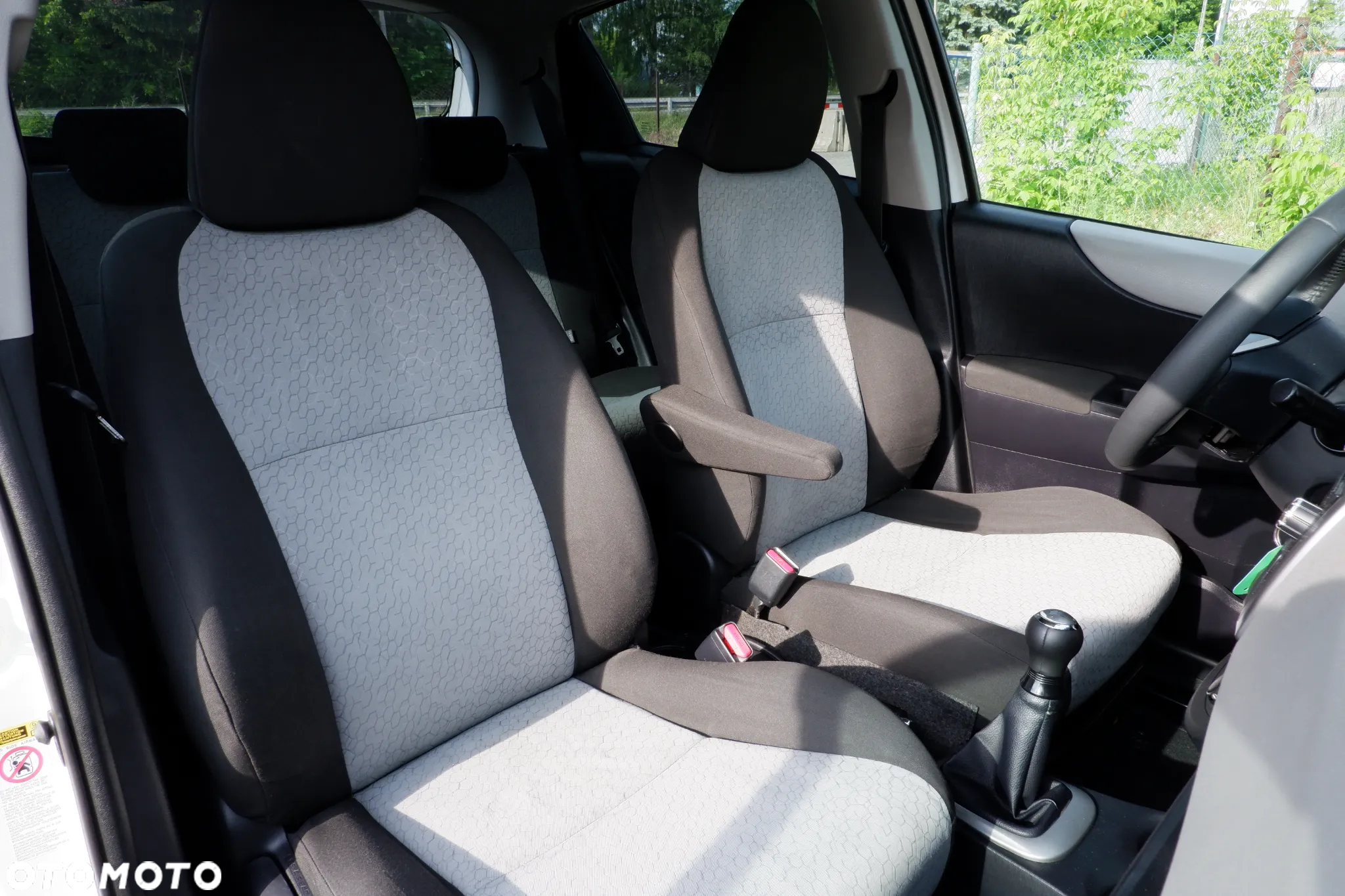 Toyota Yaris 1.0 Sol - 10
