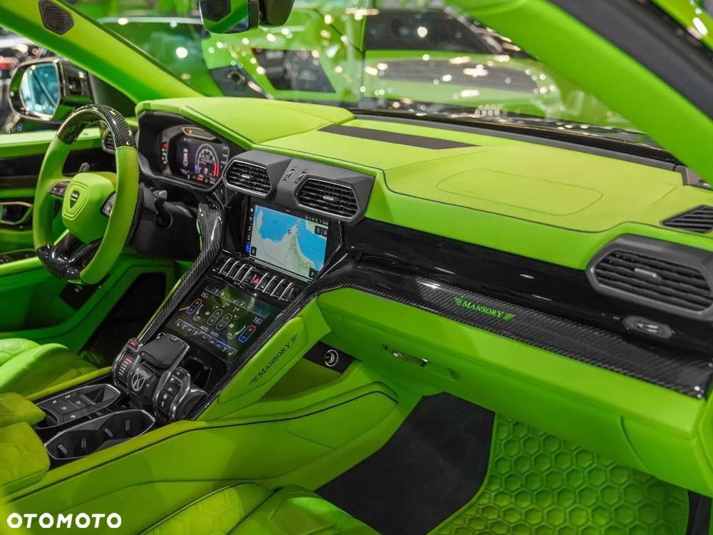 Lamborghini Urus Standard - 20