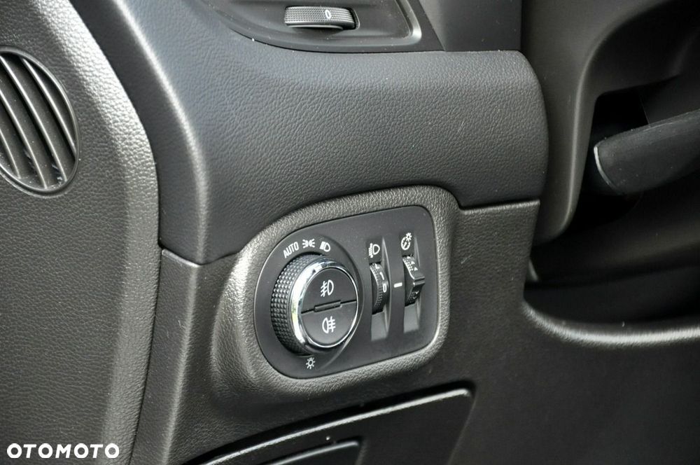 Opel Zafira - 37