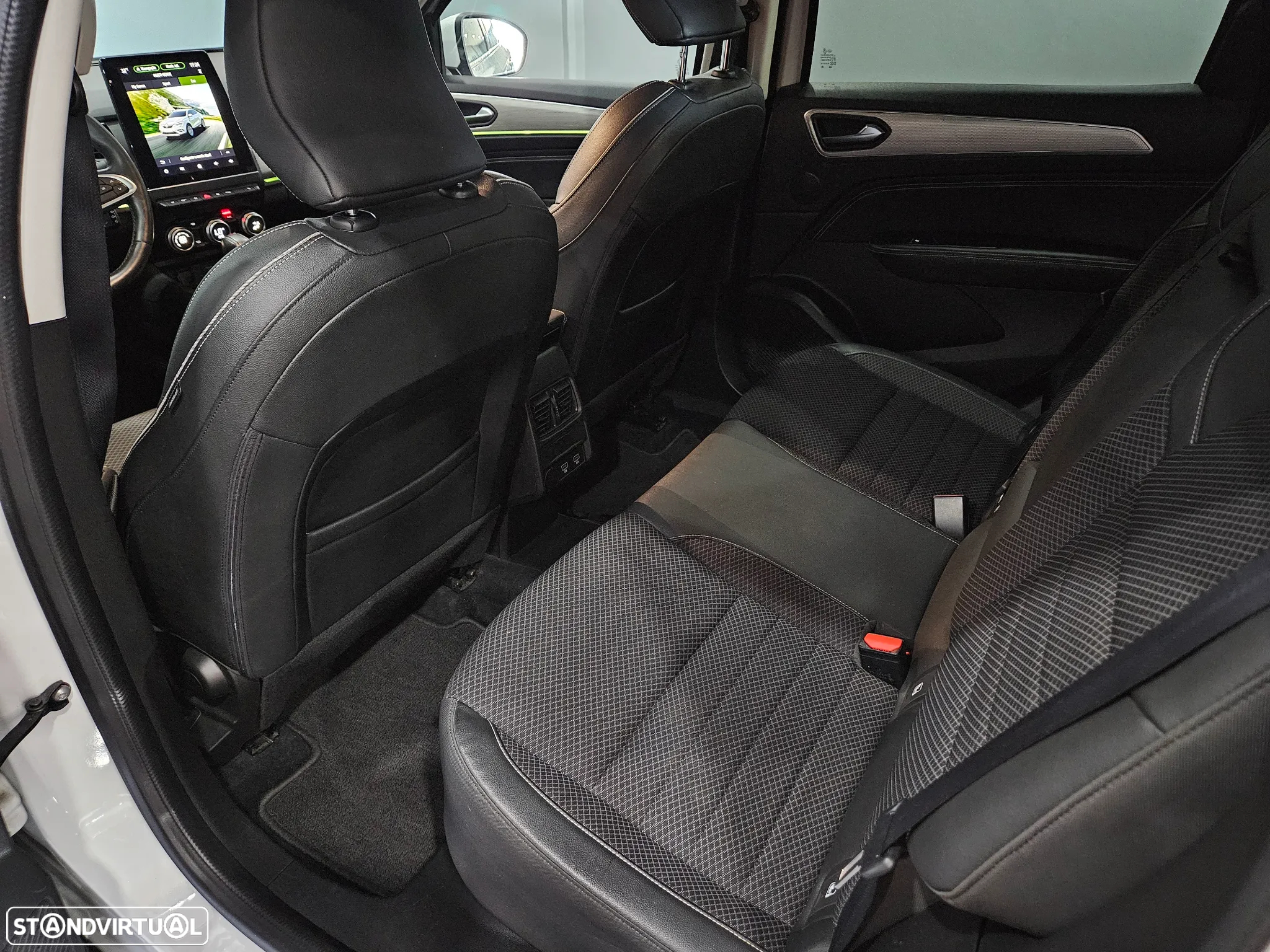 Renault Arkana TCe Mild Hybrid 140 EDC Techno - 21