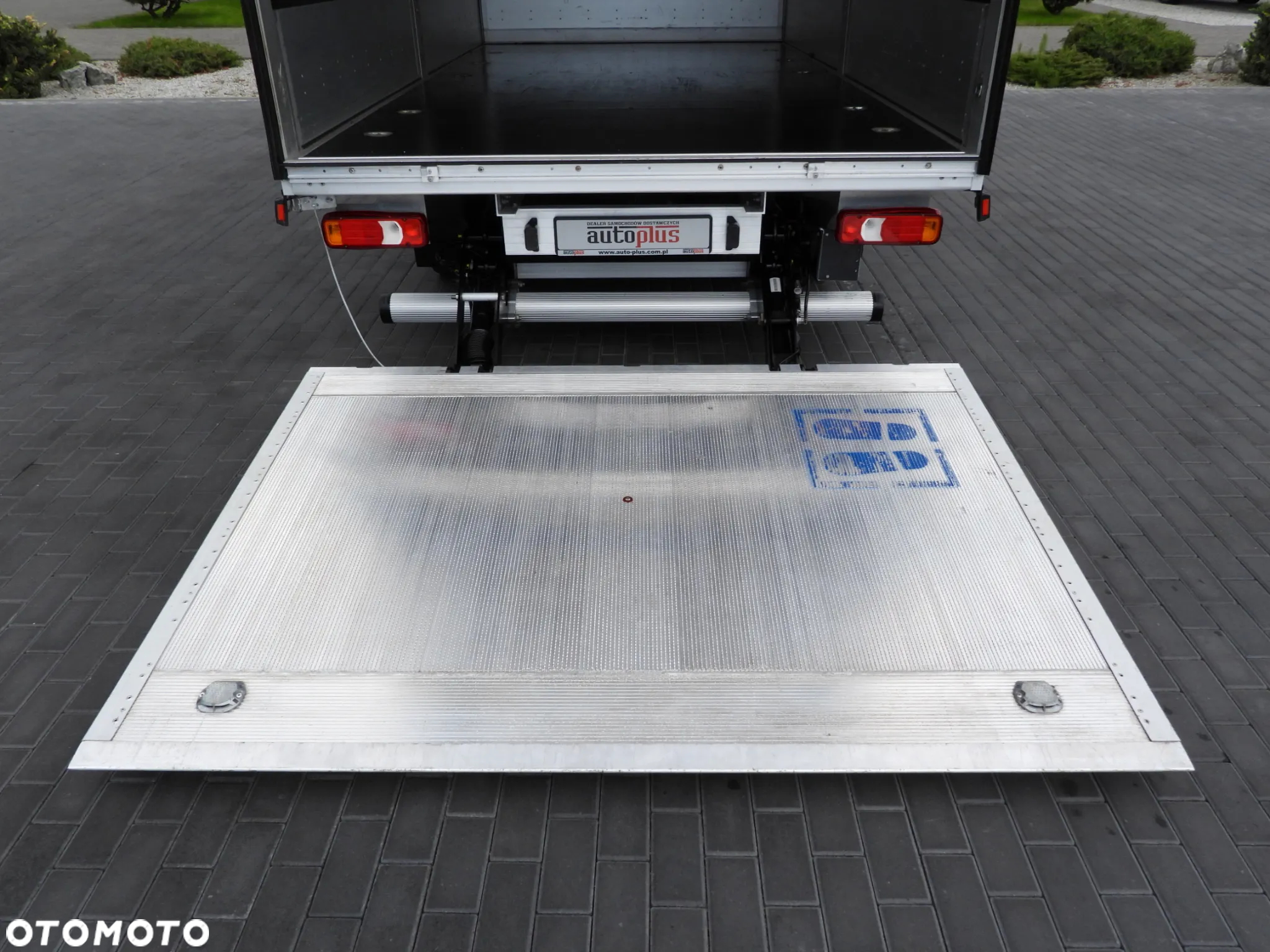 Iveco DAILY 35S18 PLANDEKA WINDA 8 PALET WEBASTO TEMPOMAT KLIMATYZACJA 180KM [ 494459 ] - 24