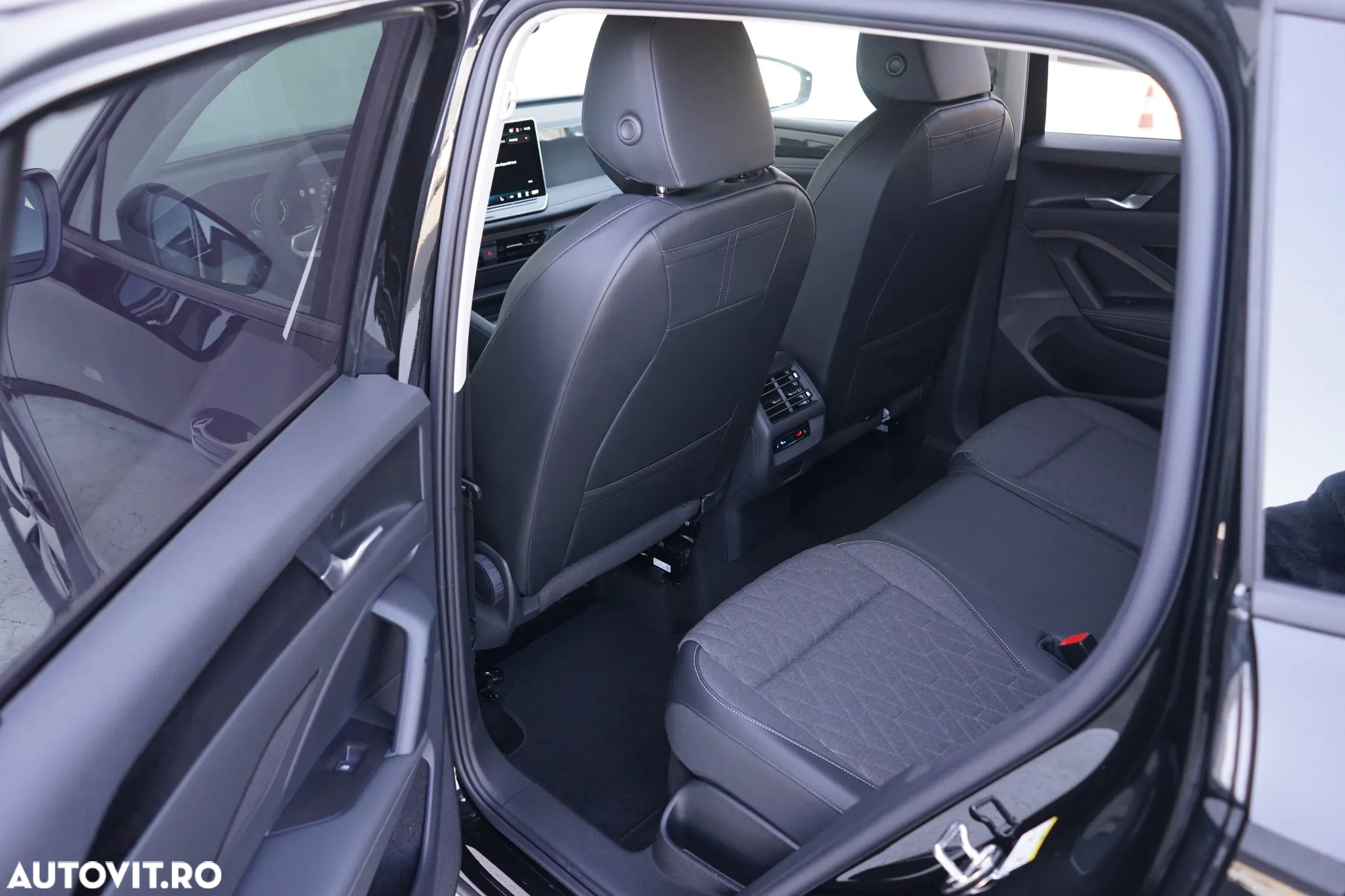 Volkswagen Tiguan 1.5 eTSI DSG MHEV Life - 32