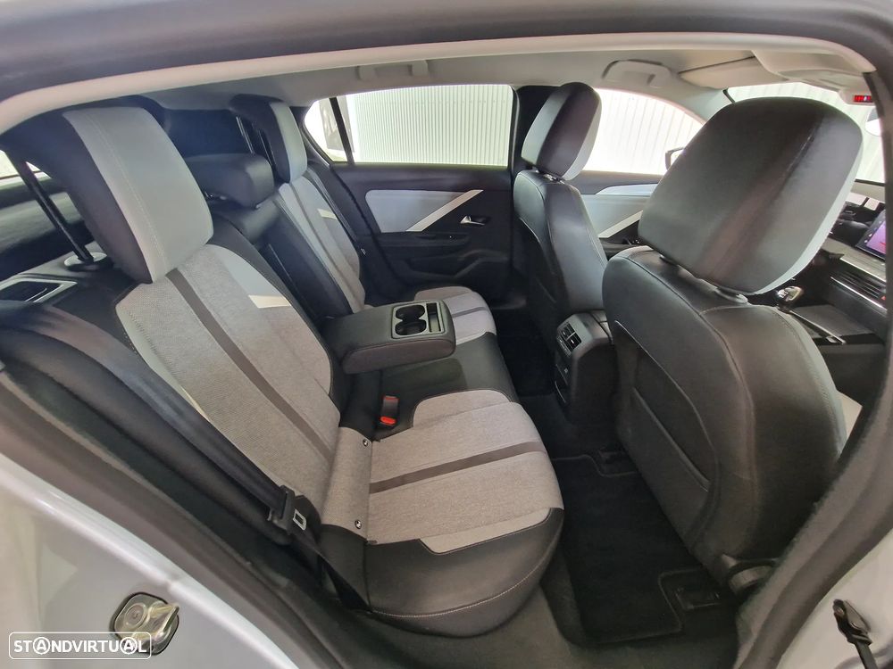 Opel Astra 1.5 D Elegance - 17