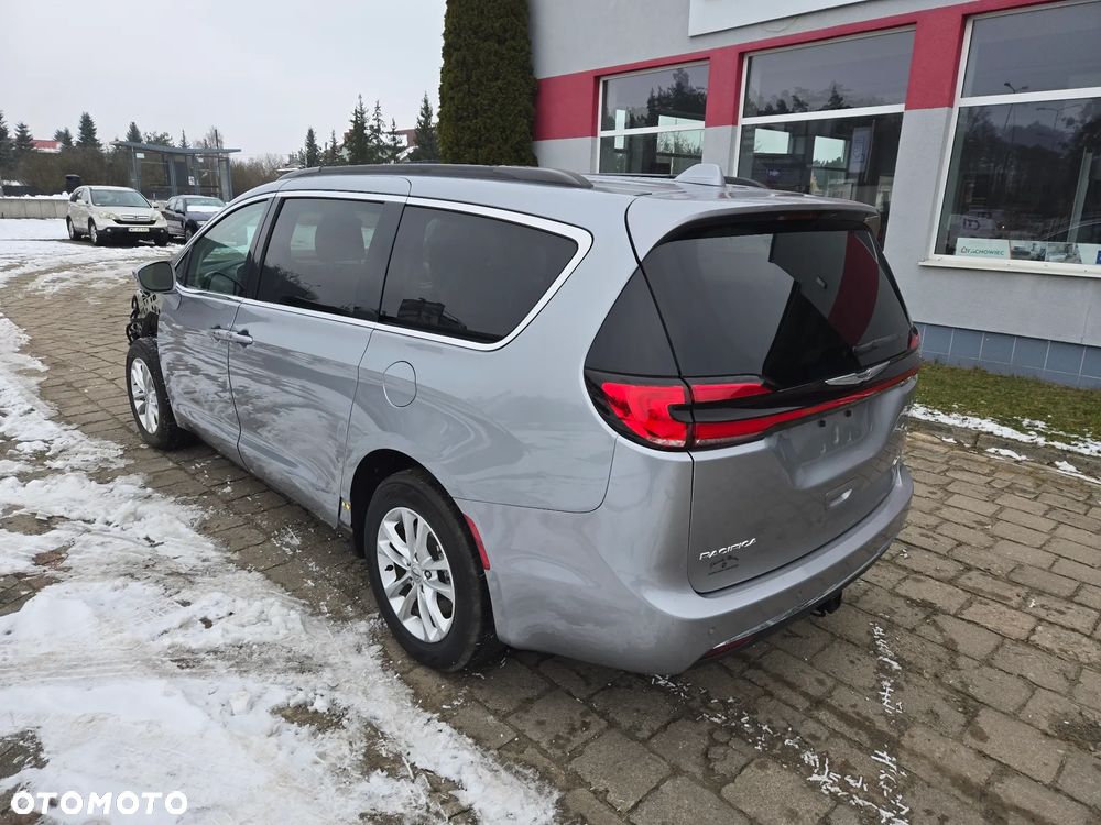 Chrysler Pacifica - 7