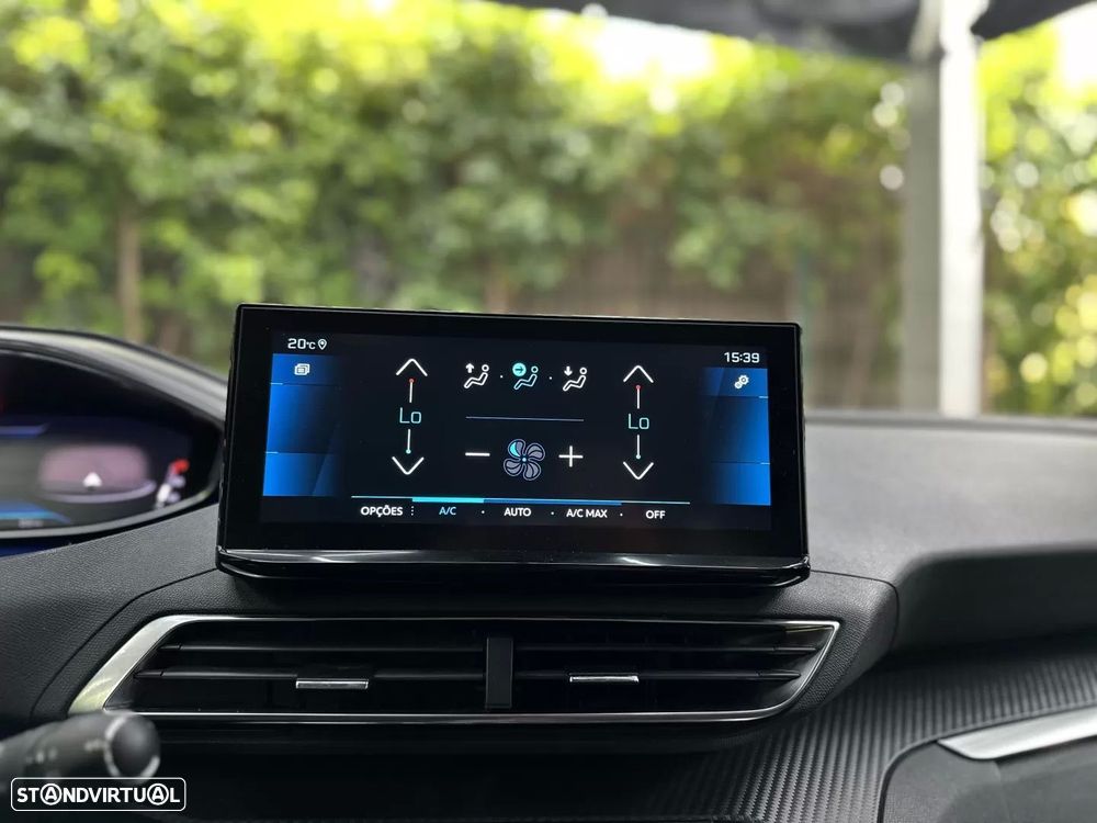 Peugeot 3008 1.2 PureTech Allure Pack EAT8 - 28