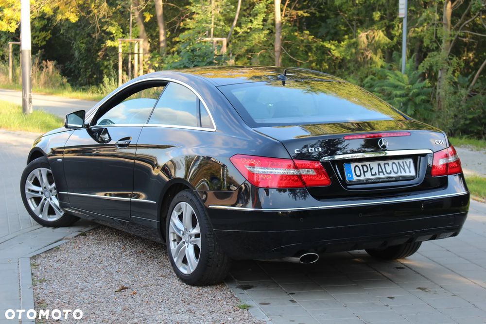 Mercedes-Benz Klasa E 200 CGI BlueEffICIENCY - 28