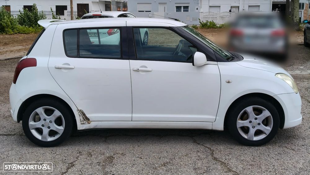 Suzuki Swift 1.3 16V GA - 3