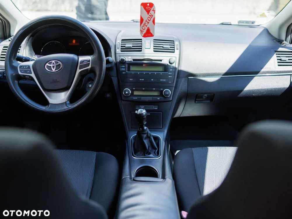 Toyota Avensis - 10