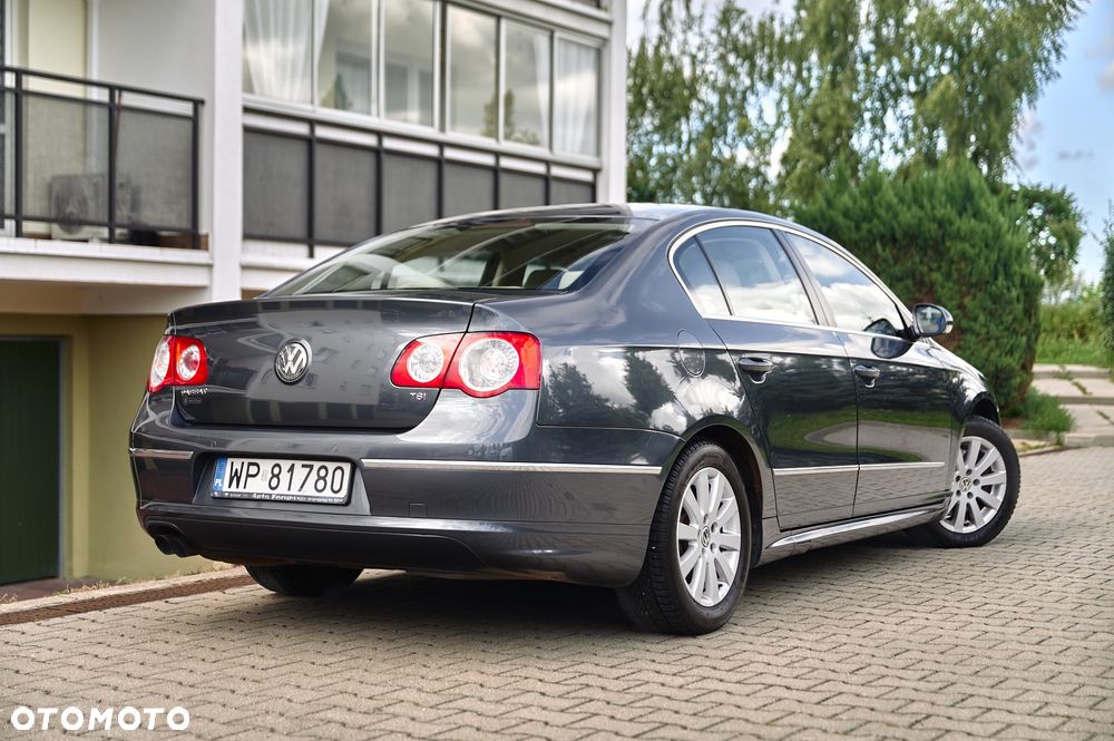 Volkswagen Passat - 27