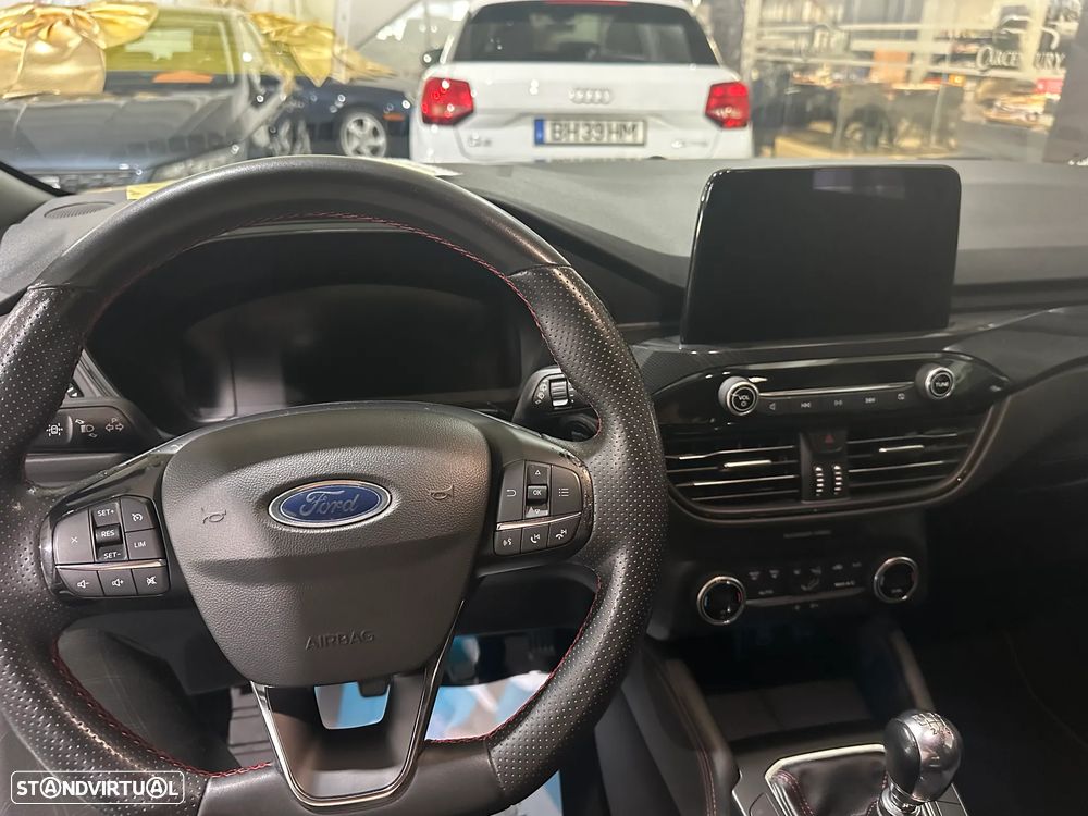 Ford Kuga 1.5 EcoBoost ST-Line - 9