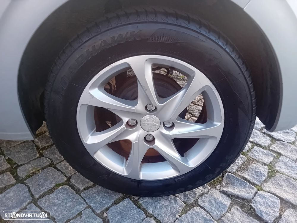 Peugeot 208 1.4 HDi Active - 29