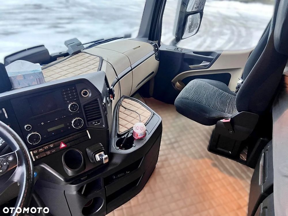 Mercedes-Benz ACTROS - 4