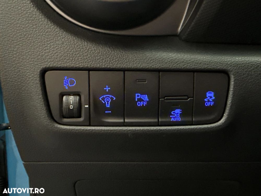 Hyundai KONA - 16