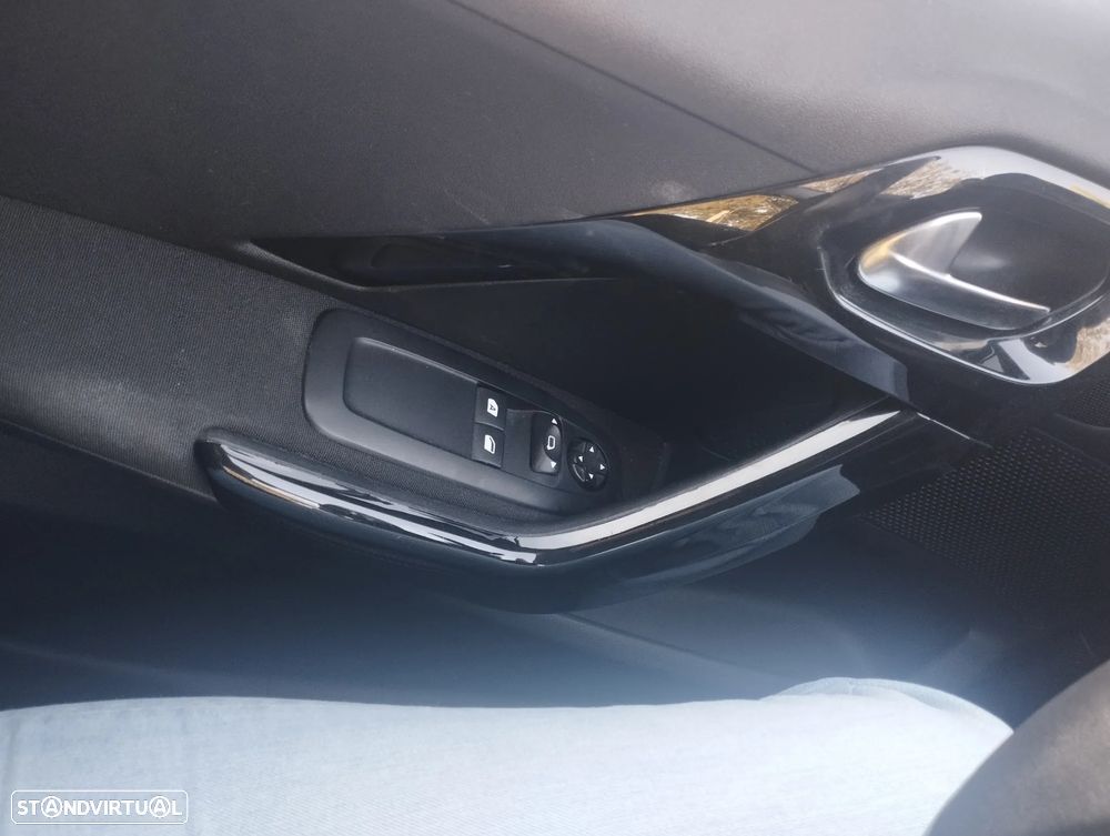 Peugeot 208 1.2 PureTech Access - 8