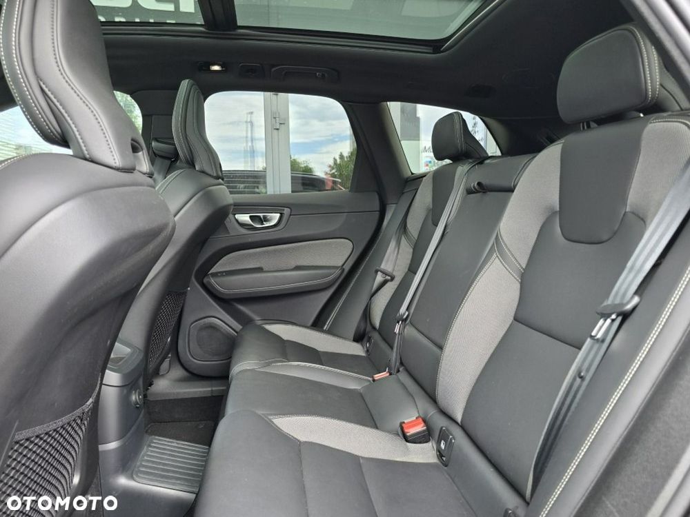 Volvo XC 60 T8 AWD Plus Black Edition - 8
