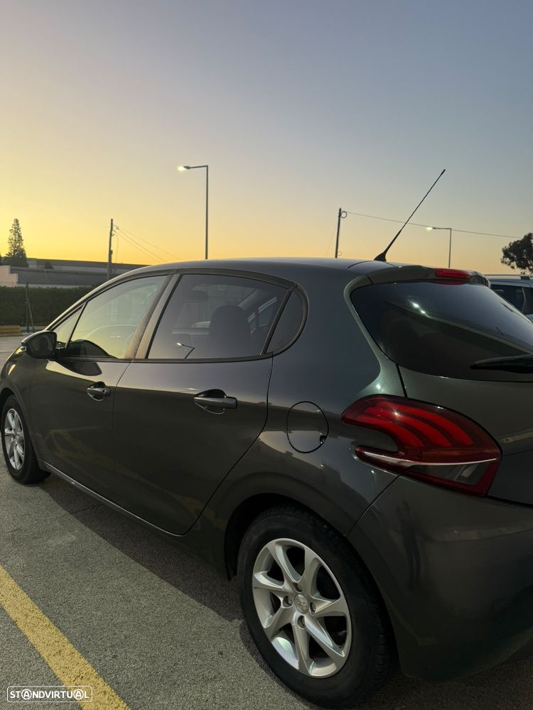 Peugeot 208 1.2 VTi Active - 3