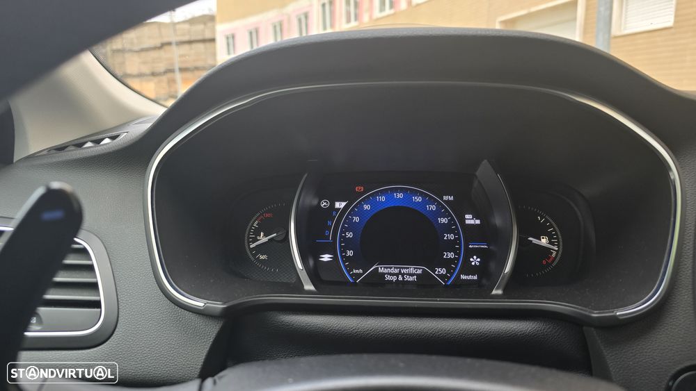 Renault Mégane 1.6 dCi GT EDC - 30