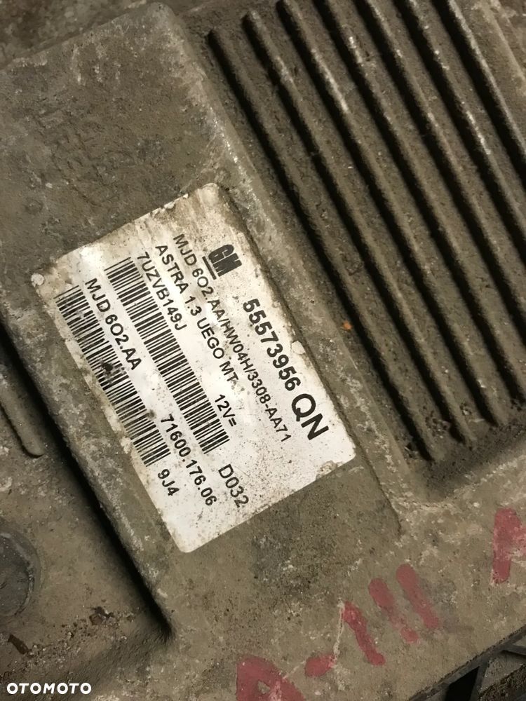 OPEL ASTRA STEROWNIK KOMPUTER SILNIKA 55573956 QN - 2