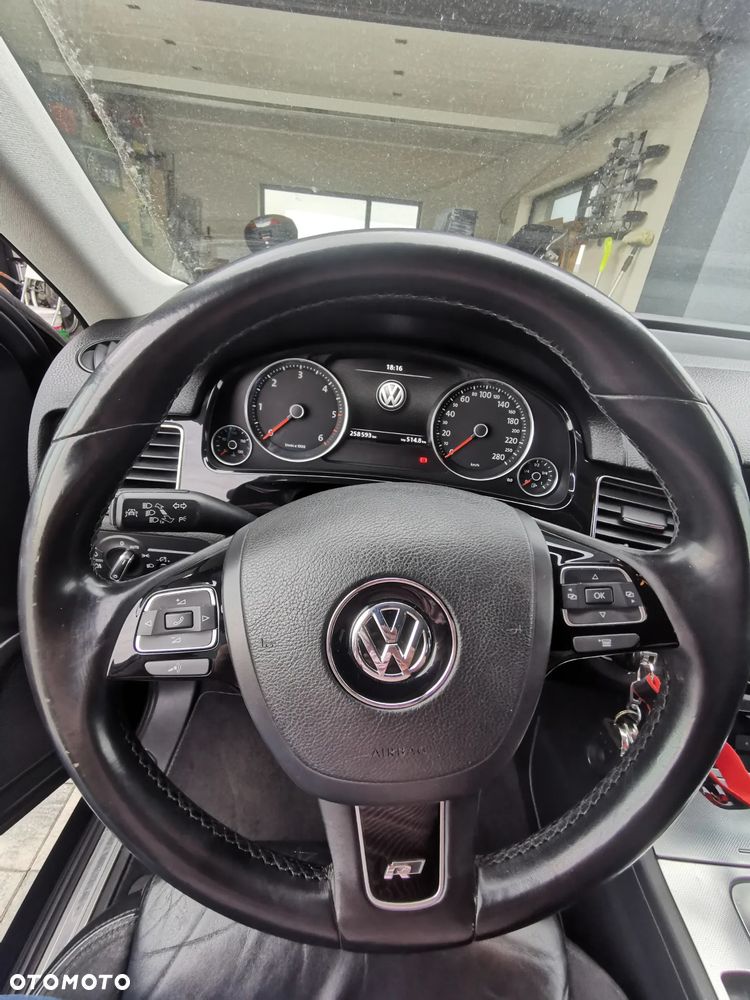 Volkswagen Touareg 3.0 V6 TDI BMT R-Style - 8