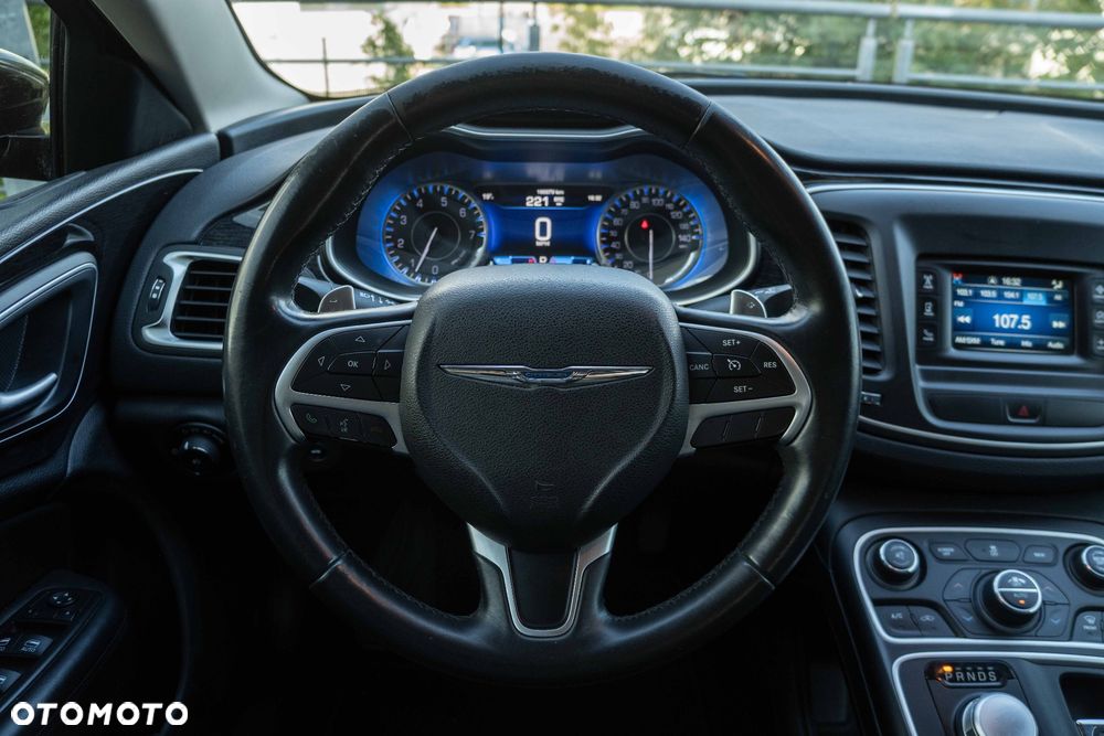 Chrysler 200 - 22