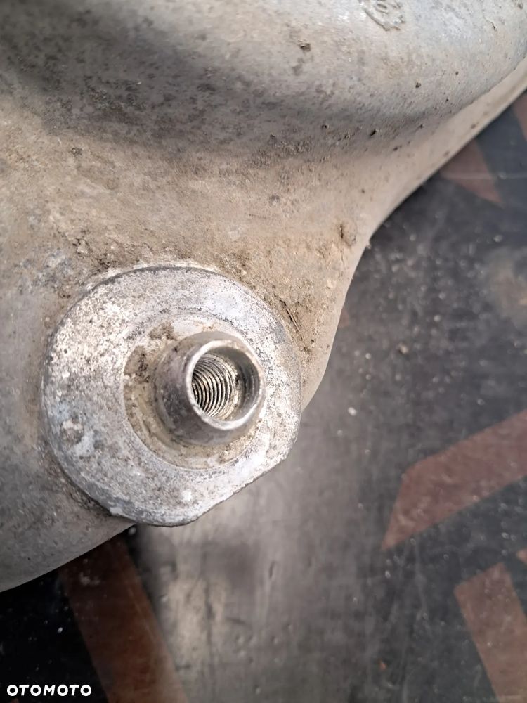 Mocowanie Amortyzatora Pneumatycznego Górne Audi A6 C6 4F0412383H - 3