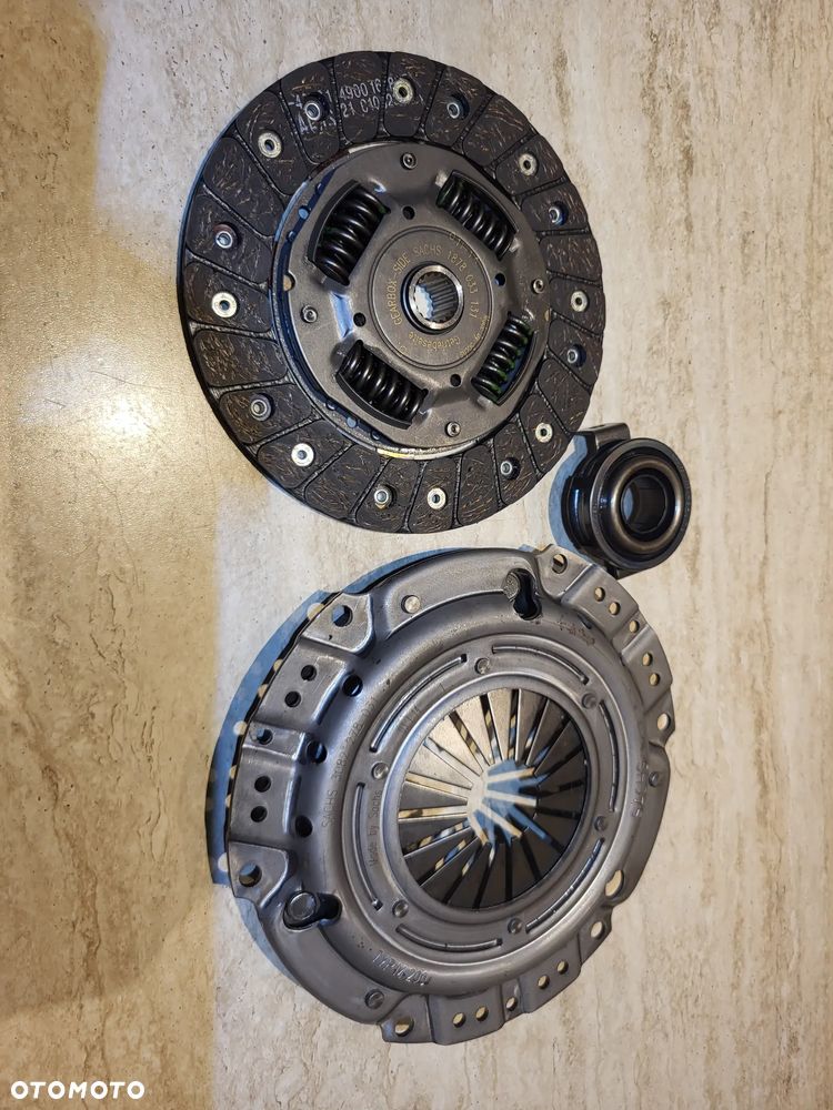 Zestaw sprzęgła z łożyskiem wyciskowym 200mm  SKODA FELICIA I, FELICIA II; VW CADDY II 1.9D 10.95-04.02 - 2