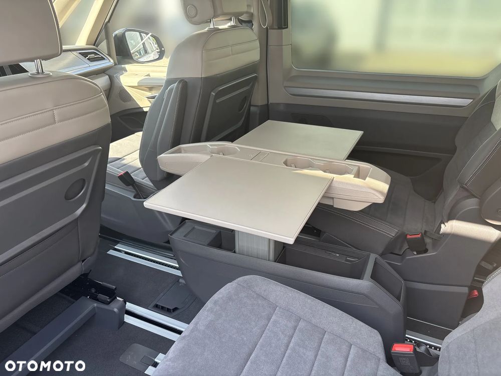 Volkswagen Multivan - 13