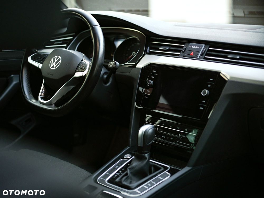 Volkswagen Passat 2.0 TDI SCR DSG Comfortline - 10