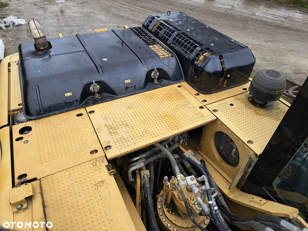 Caterpillar 336D - 17