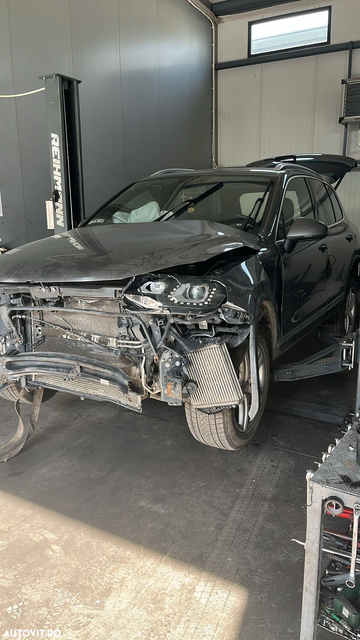 Dezmembram Volkswagen Touareg din 2013 - 1