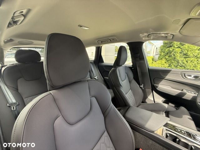 Volvo XC 60 B5 B AWD Plus Dark - 36