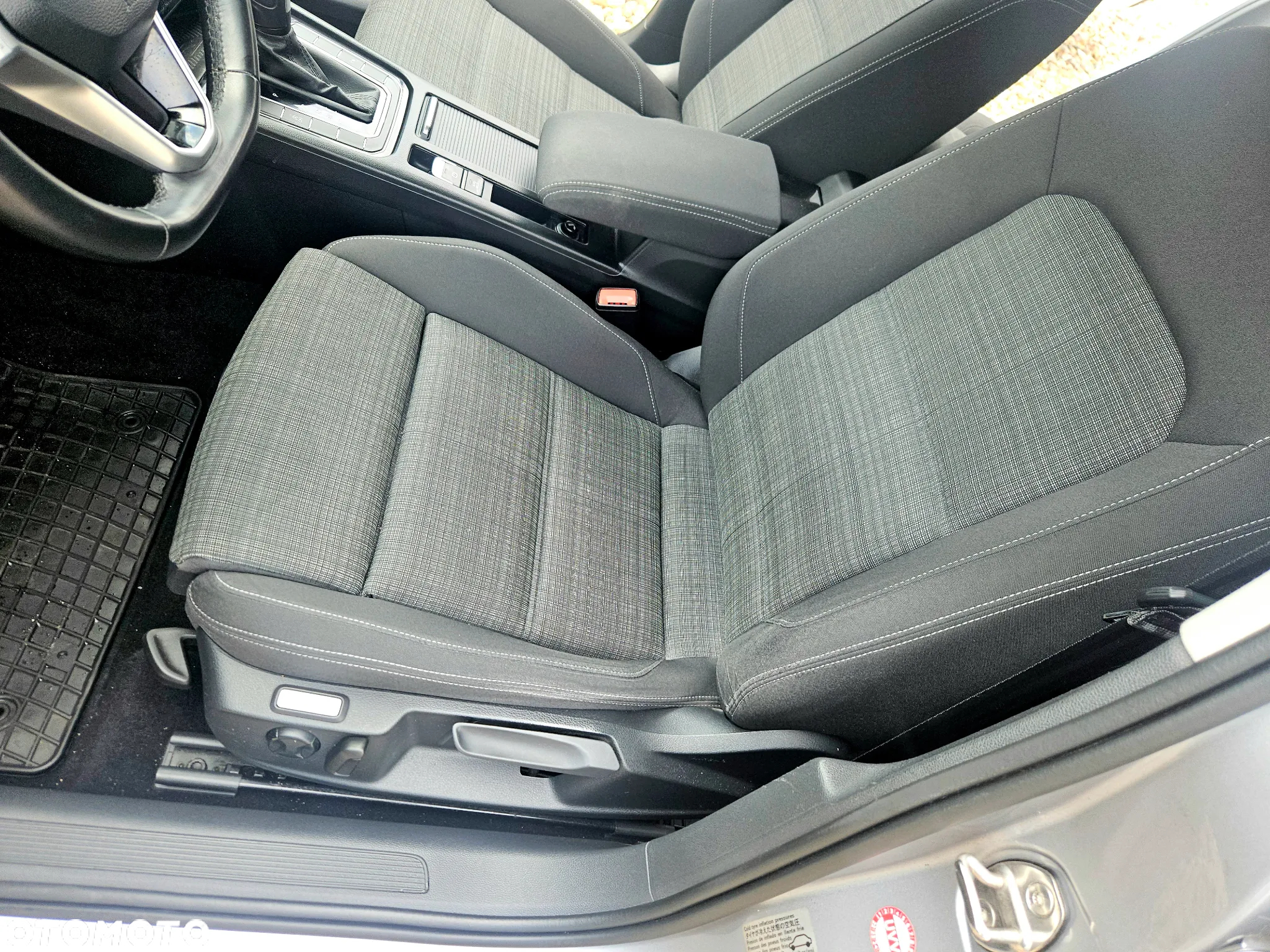 Volkswagen Passat Variant 2.0 TDI SCR DSG Business - 27