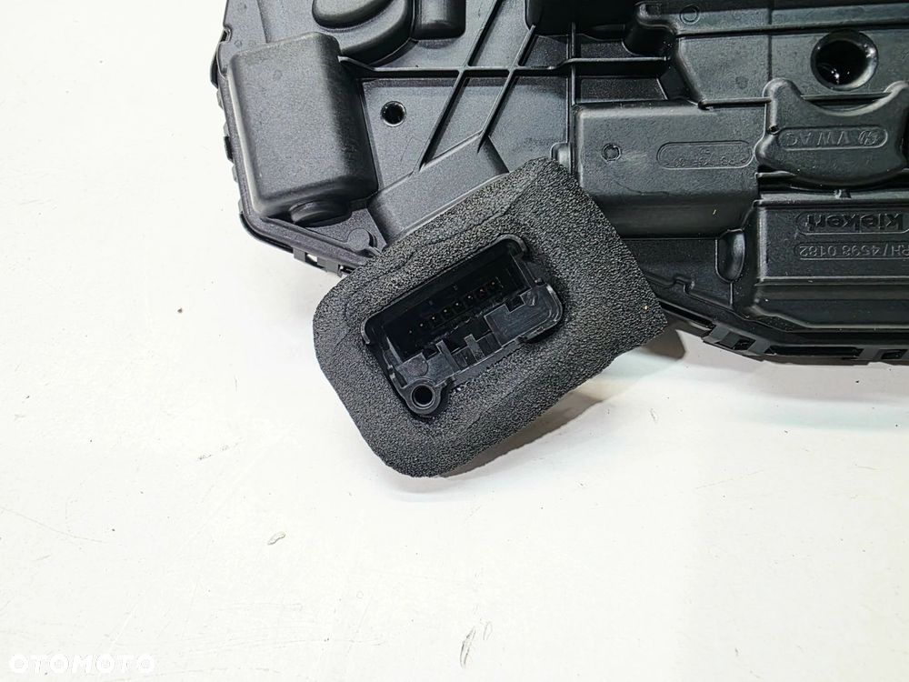 ZAMEK DRZWI PRAWY TYŁ AUDI A3 8Y VOLKSWAGEN SEAT SKODA 5TA839016T - 8