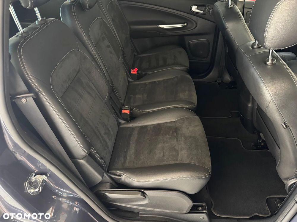 Ford S-Max 2.0 TDCi DPF Titanium X - 29