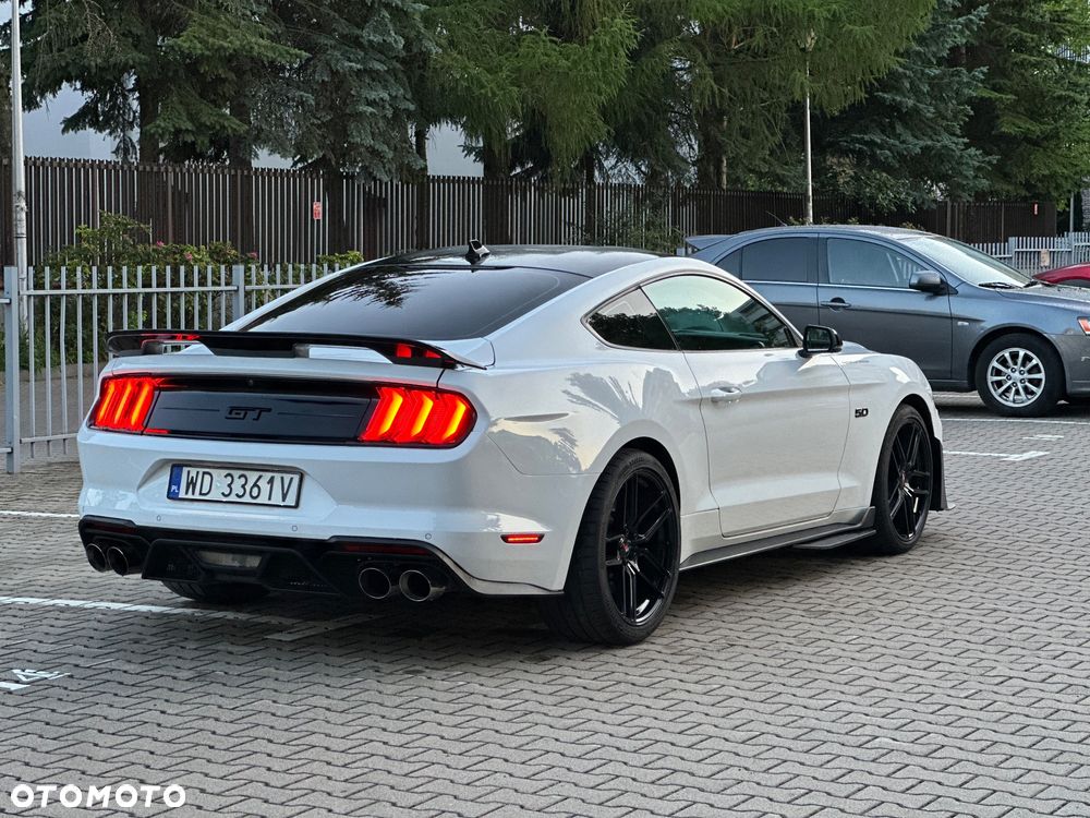 Ford Mustang - 4