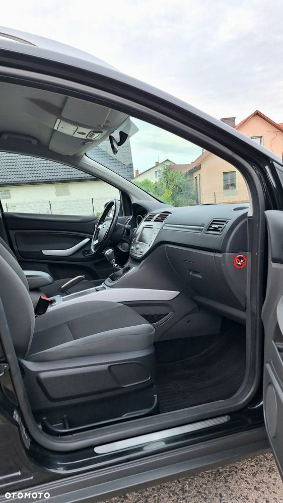 Ford Kuga 2.0 TDCi 2x4 Titanium - 22