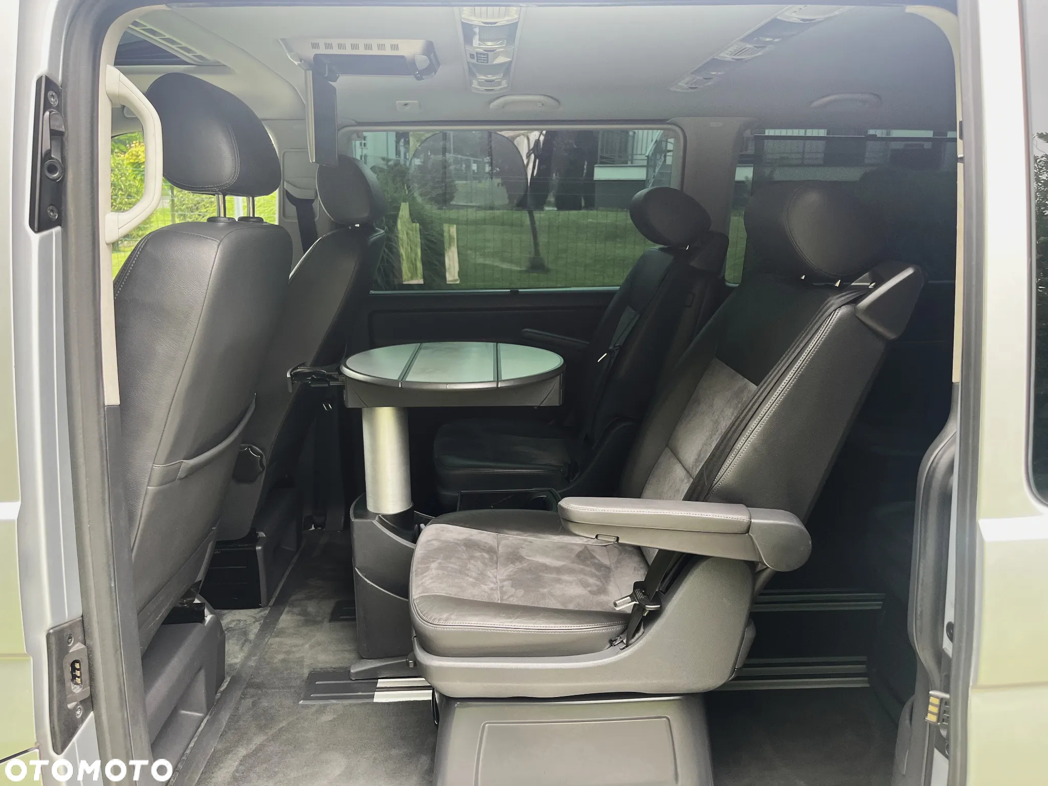 Volkswagen Multivan - 18